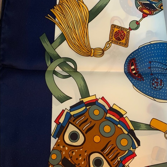 Italian Silk Oriental Theatre Mask Scarf - Picture 2 of 4